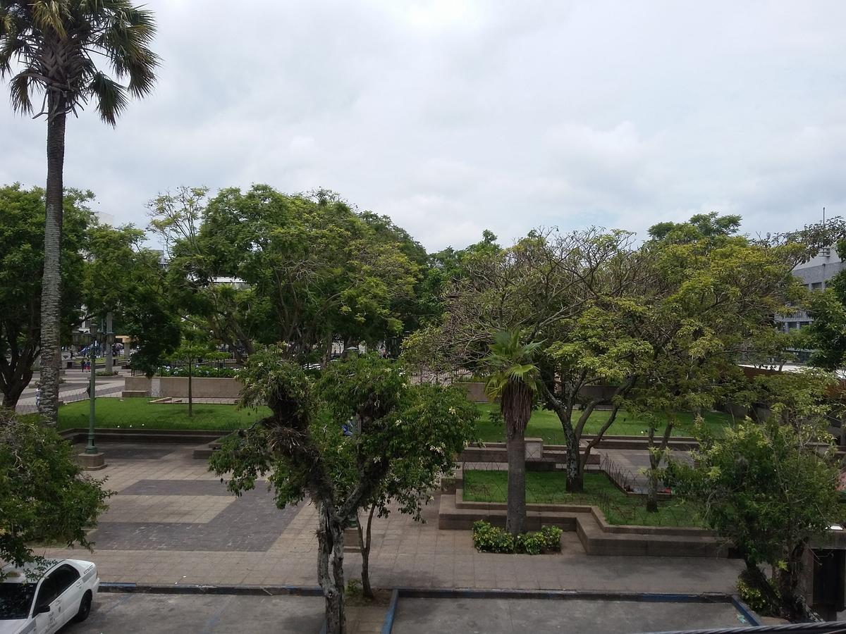 Hotel Centenario Guatemala City Bagian luar foto